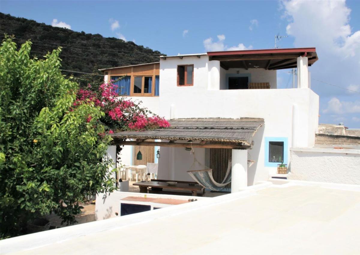 Case Al Mare - Terrazzi Panoramici E Ampio Giardino Санта Марина Салина Екстериор снимка