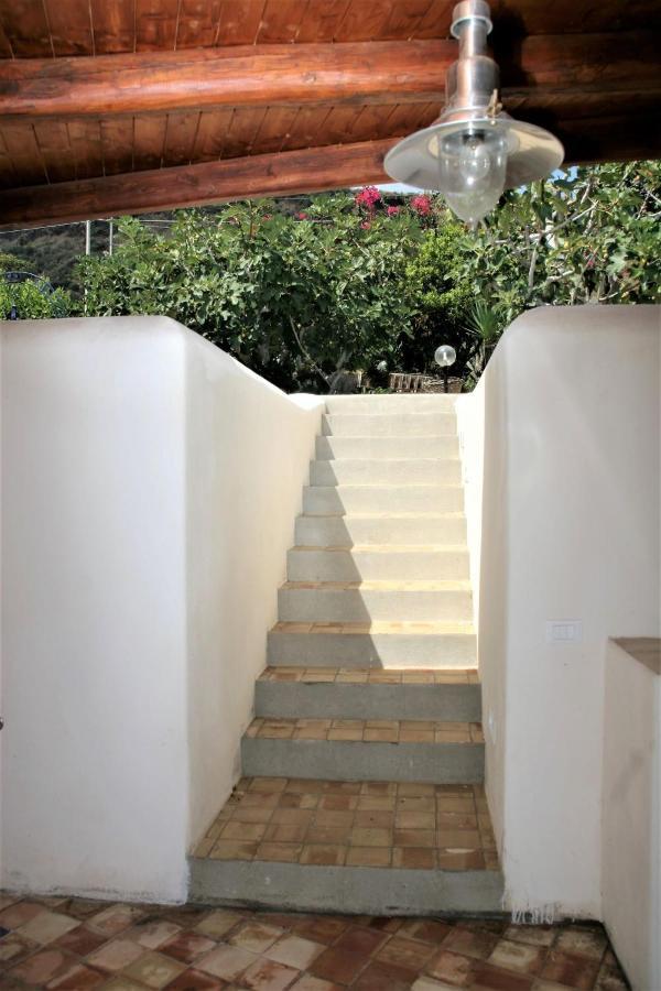 Case Al Mare - Terrazzi Panoramici E Ampio Giardino Санта Марина Салина Екстериор снимка